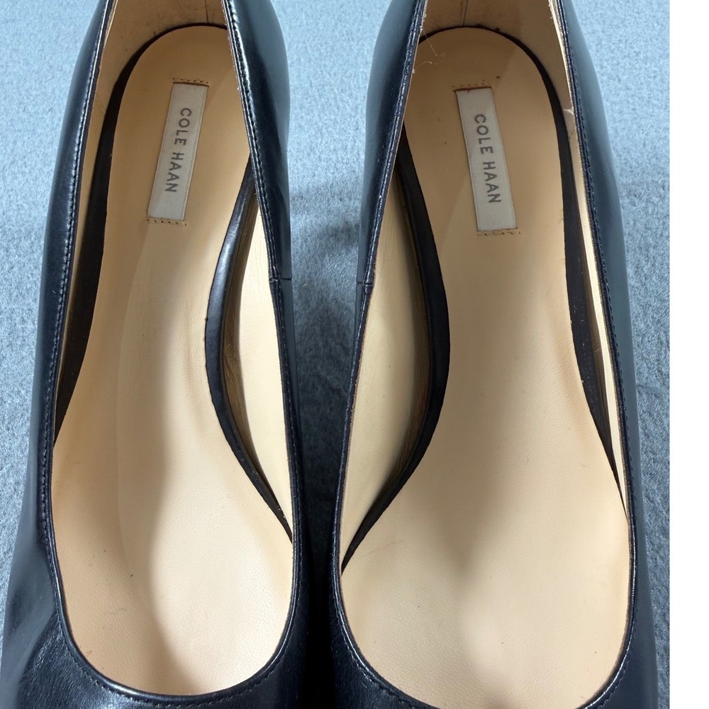 Cole Haan Black Leather Classic Pumps Round Toe Heels Minimalist 7B Professional - Picture 5 of 8